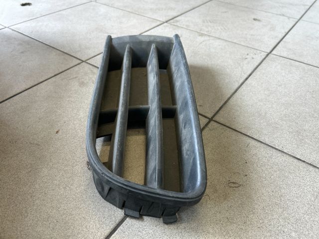 bontott VW POLO IV Bal Ködlámpa Rács