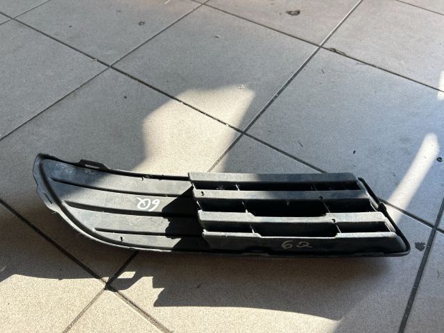 bontott VW POLO IV Bal Ködlámpa Rács