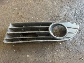bontott VW POLO IV Bal Ködlámpa Rács