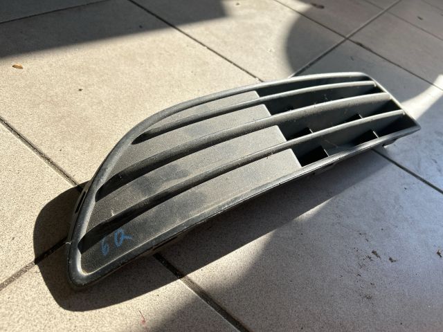 bontott VW POLO IV Bal Ködlámpa Rács