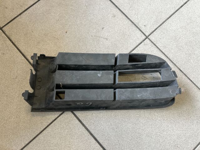 bontott VW POLO IV Bal Ködlámpa Rács