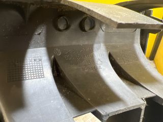 bontott VW POLO IV Bal Ködlámpa Rács