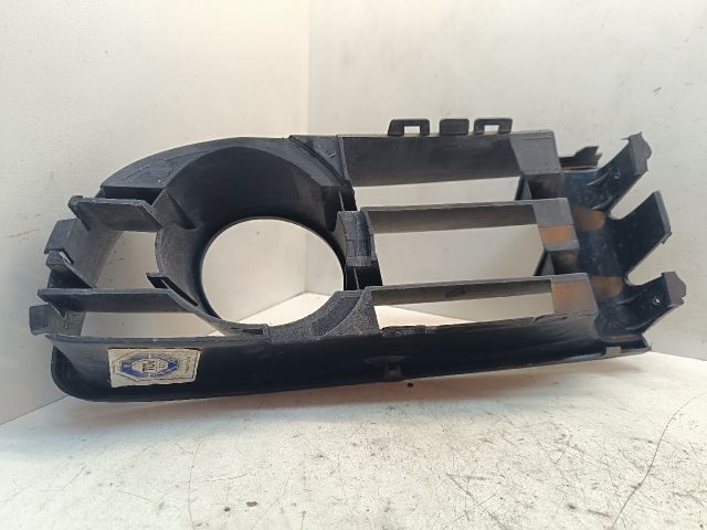 bontott VW POLO IV Bal Ködlámpa Rács