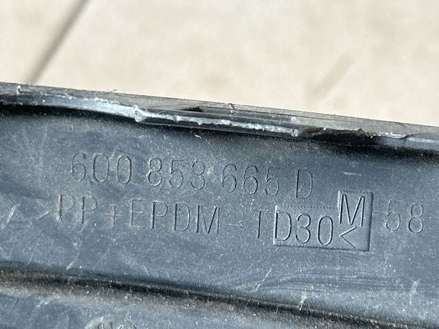 bontott VW POLO IV Bal Ködlámpa Rács