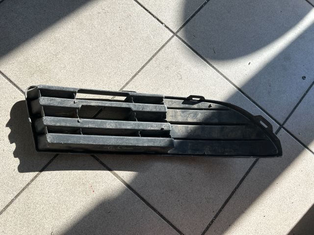 bontott VW POLO IV Bal Ködlámpa Rács