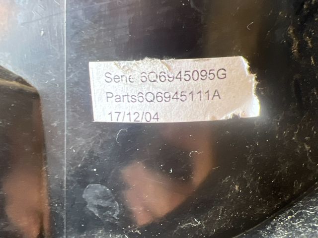 bontott VW POLO IV Bal Külső Hátsó Lámpa