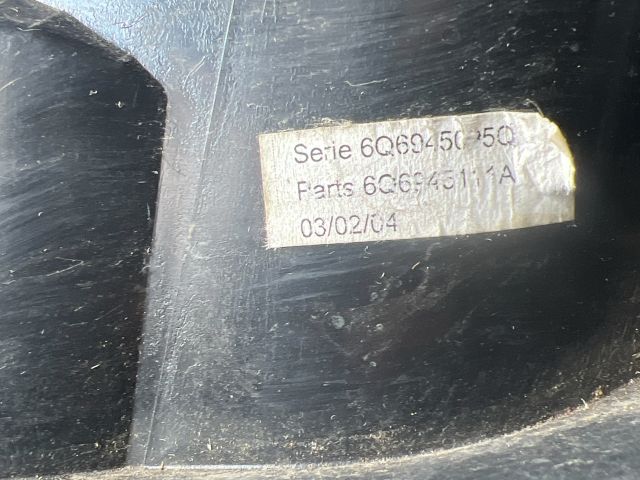 bontott VW POLO IV Bal Külső Hátsó Lámpa