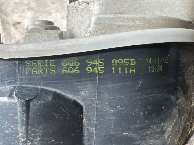 bontott VW POLO IV Bal Külső Hátsó Lámpa