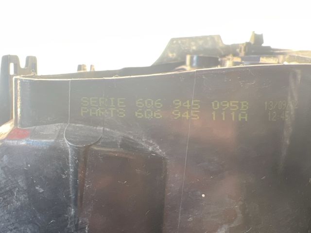 bontott VW POLO IV Bal Külső Hátsó Lámpa