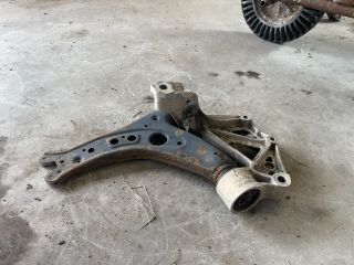 bontott VW POLO IV Bal Lengőkar Tartó