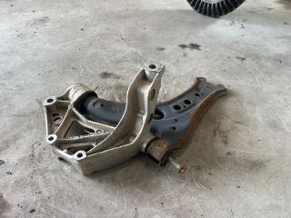 bontott VW POLO IV Bal Lengőkar Tartó