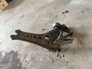 bontott VW POLO IV Bal Lengőkar Tartó