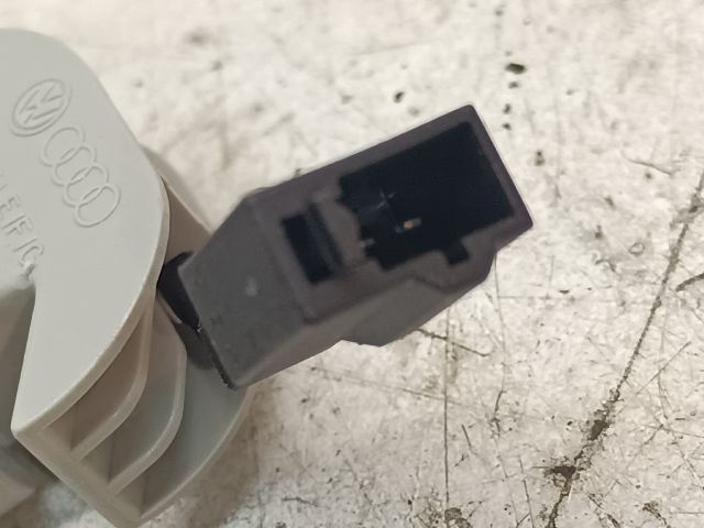 bontott VW POLO IV Bal Napellenző