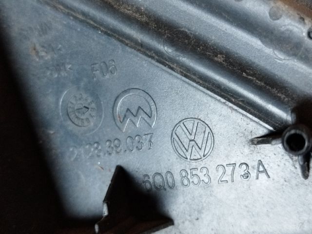 bontott VW POLO IV Bal Visszapillantó Tükör Előtti Burkolat