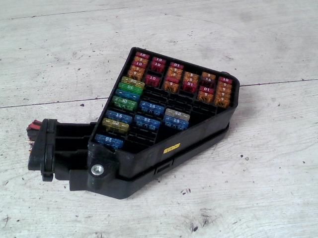 bontott VW POLO IV Biztosítéktábla Utastér