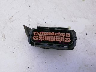 bontott VW POLO IV Csatlakozó