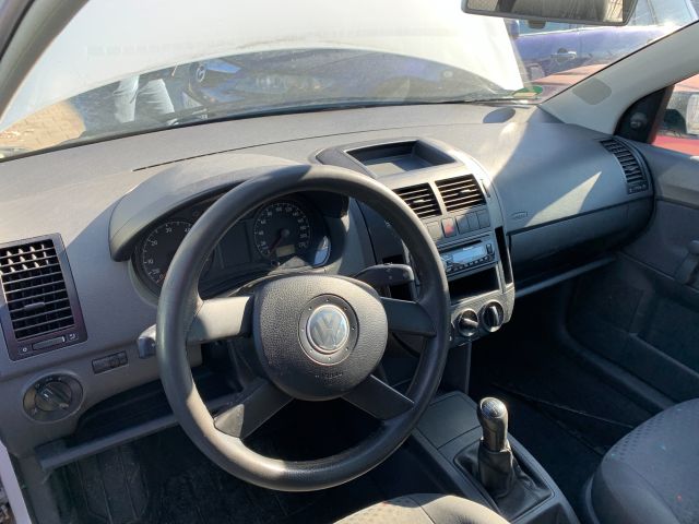 bontott VW POLO IV Csomagtér Kárpit