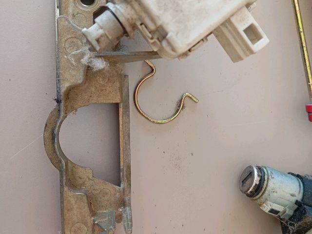 bontott VW POLO IV Csomagtérajtó Kilincs