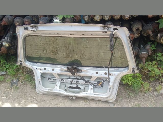 bontott VW POLO IV Csomagtérajtó (Részeivel)