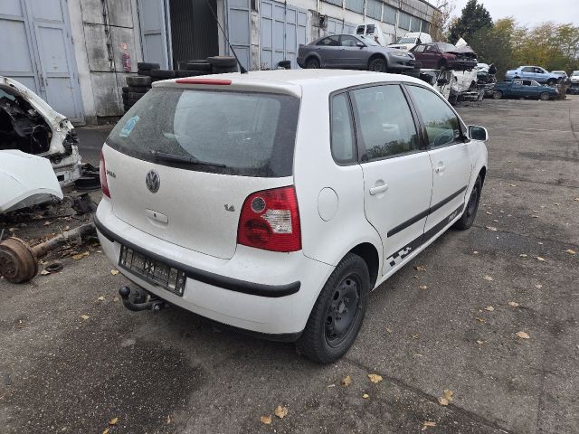 bontott VW POLO IV Csomagtérajtó (Részeivel)