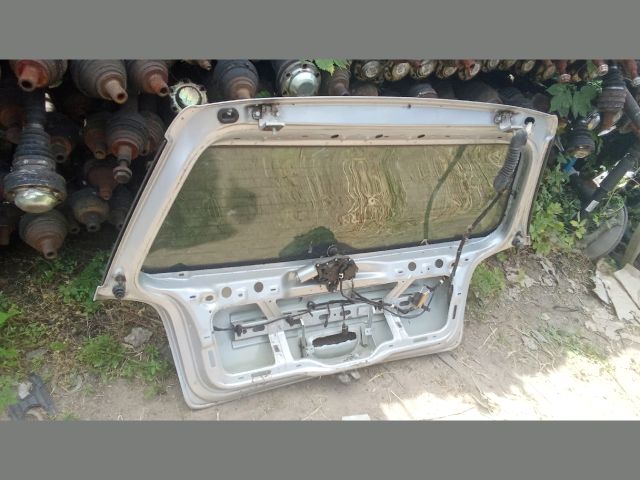 bontott VW POLO IV Csomagtérajtó (Részeivel)