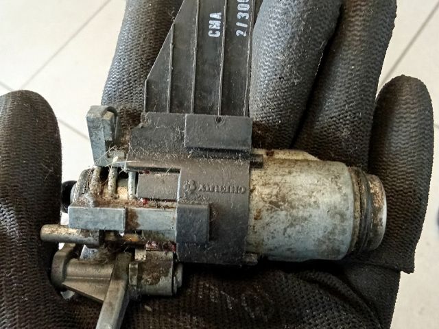 bontott VW POLO IV Csomagtérajtó Zárszerkezet