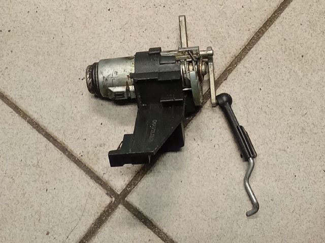 bontott VW POLO IV Csomagtérajtó Zárszerkezet