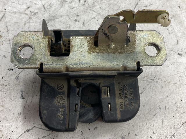 bontott VW POLO IV Csomagtérajtó Zárszerkezet