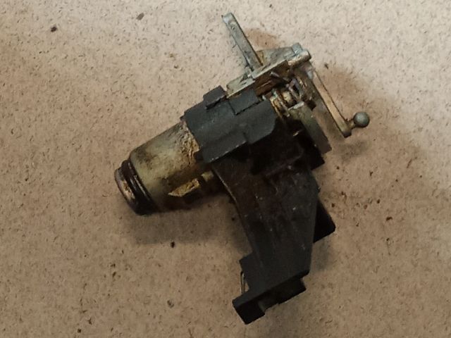 bontott VW POLO IV Csomagtérajtó Zárszerkezet