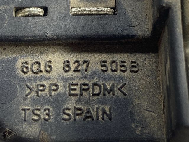 bontott VW POLO IV Csomagtérajtó Zárszerkezet