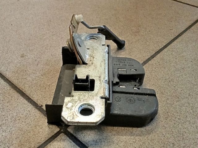 bontott VW POLO IV Csomagtérajtó Zárszerkezet