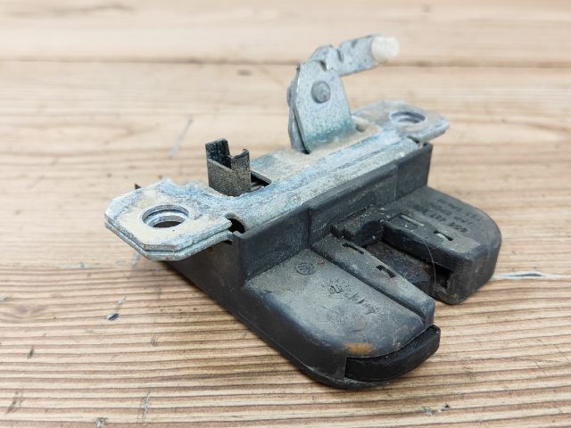 bontott VW POLO IV Csomagtérajtó Zárszerkezet