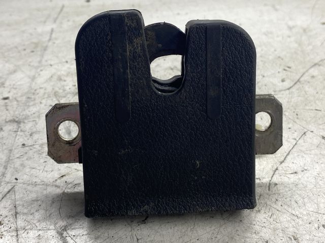 bontott VW POLO IV Csomagtérajtó Zárszerkezet