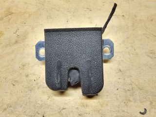 bontott VW POLO IV Csomagtérajtó Zárszerkezet