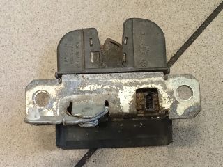 bontott VW POLO IV Csomagtérajtó Zárszerkezet