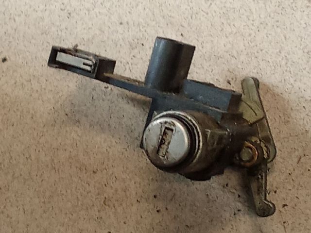 bontott VW POLO IV Csomagtérajtó Zárszerkezet