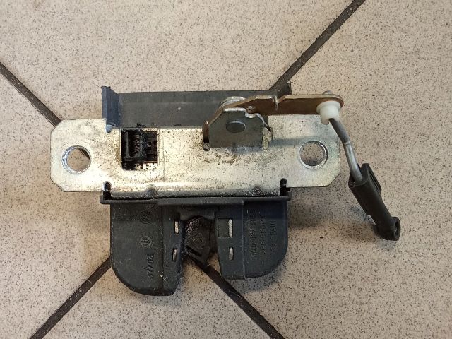 bontott VW POLO IV Csomagtérajtó Zárszerkezet