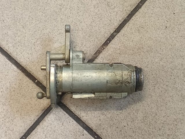 bontott VW POLO IV Csomagtérajtó Zárszerkezet