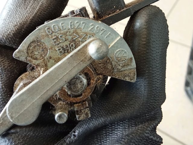 bontott VW POLO IV Csomagtérajtó Zárszerkezet