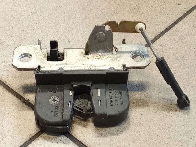 bontott VW POLO IV Csomagtérajtó Zárszerkezet