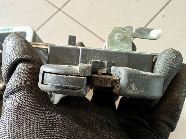 bontott VW POLO IV Csomagtérajtó Zárszerkezet