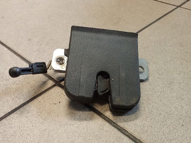 bontott VW POLO IV Csomagtérajtó Zárszerkezet