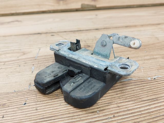 bontott VW POLO IV Csomagtérajtó Zárszerkezet