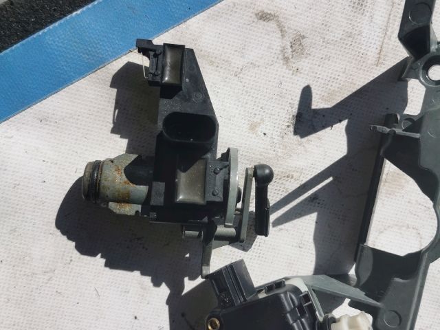 bontott VW POLO IV Csomagtérajtó Zárszerkezet