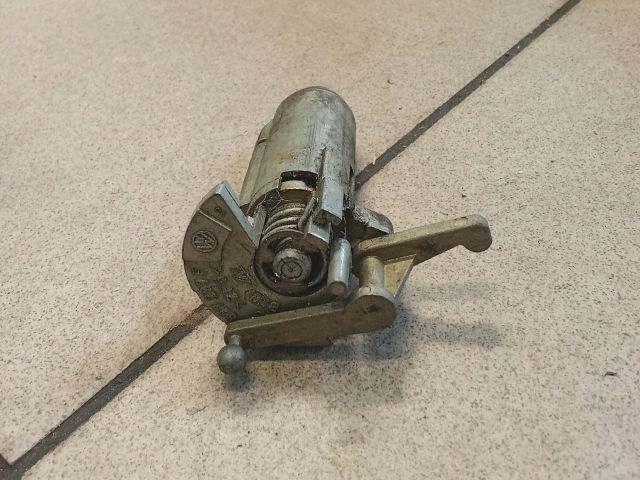 bontott VW POLO IV Csomagtérajtó Zárszerkezet