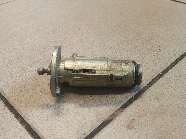 bontott VW POLO IV Csomagtérajtó Zárszerkezet