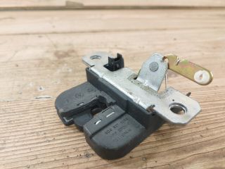 bontott VW POLO IV Csomagtérajtó Zárszerkezet