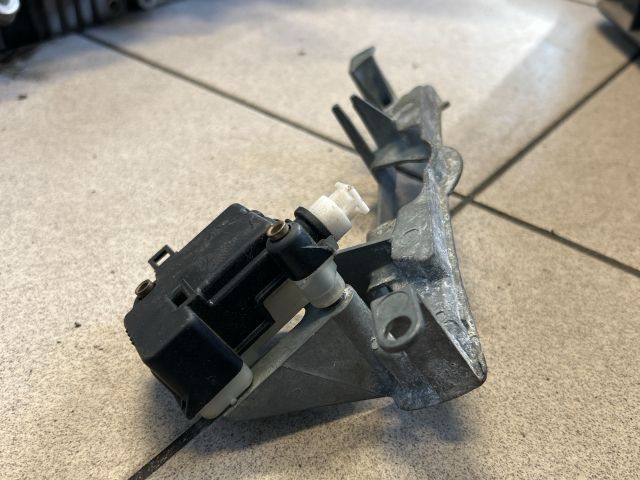 bontott VW POLO IV Csomagtérajtó Zárszerkezet