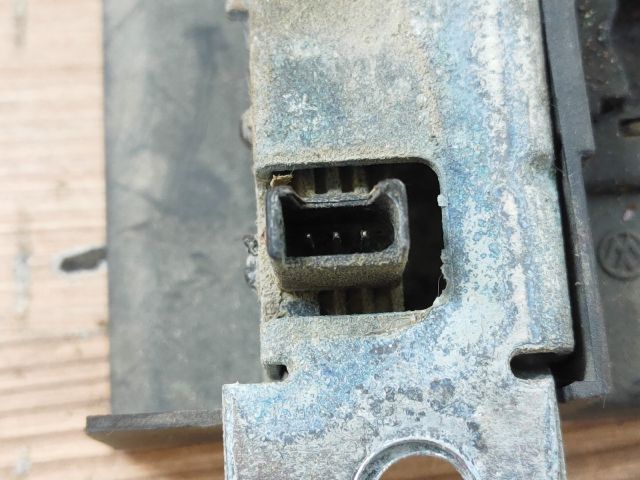 bontott VW POLO IV Csomagtérajtó Zárszerkezet