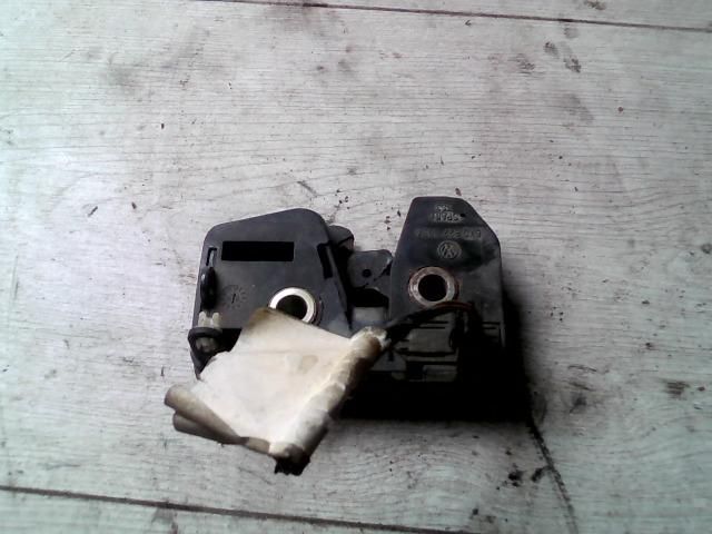 bontott VW POLO IV Csomagtérajtó Zárszerkezet